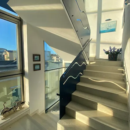 Attico Onda Blu Vista Mare - Acqua - A 150mt Dalla * לידו די ג'סולו