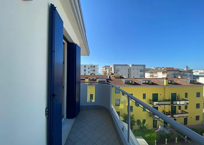 Attico Onda Blu Vista Mare - Acqua - A 150mt Dalla Lido di Jesolo